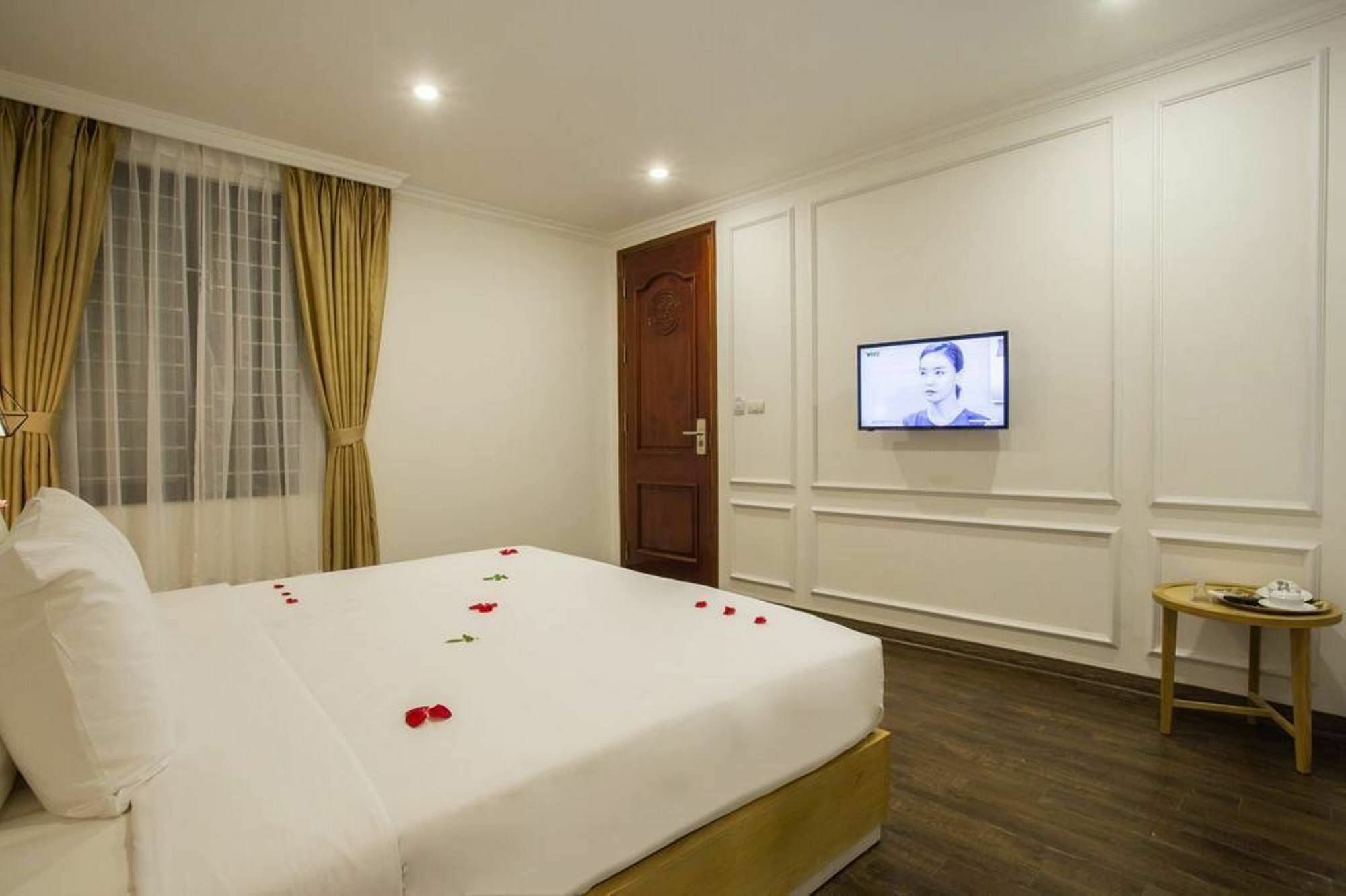 Hanoi A83 Hotel Bagian luar foto