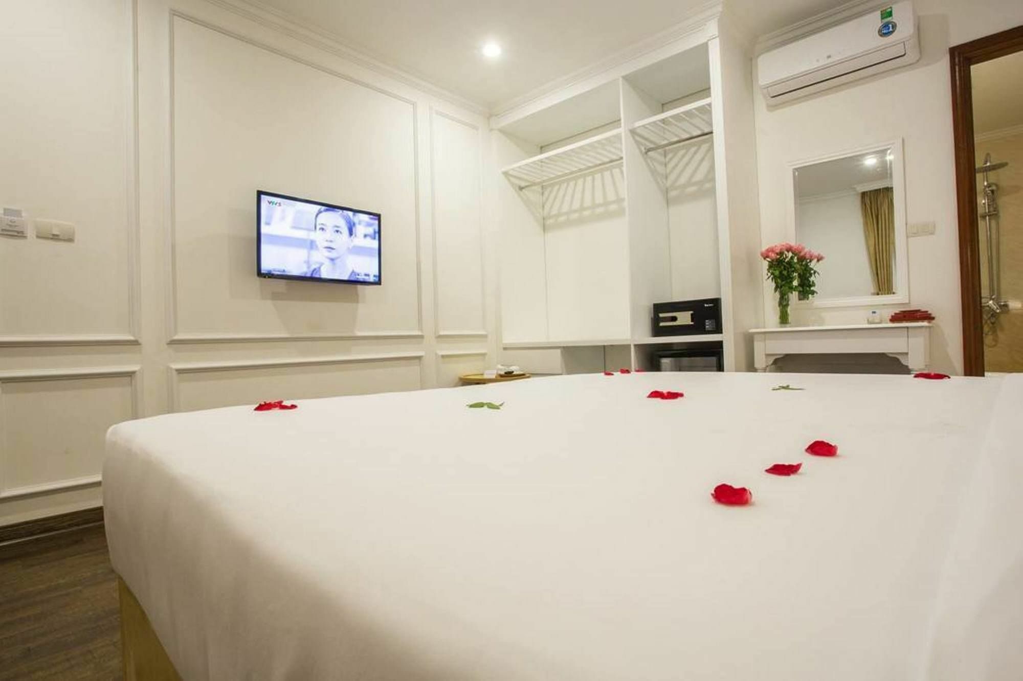 Hanoi A83 Hotel Bagian luar foto