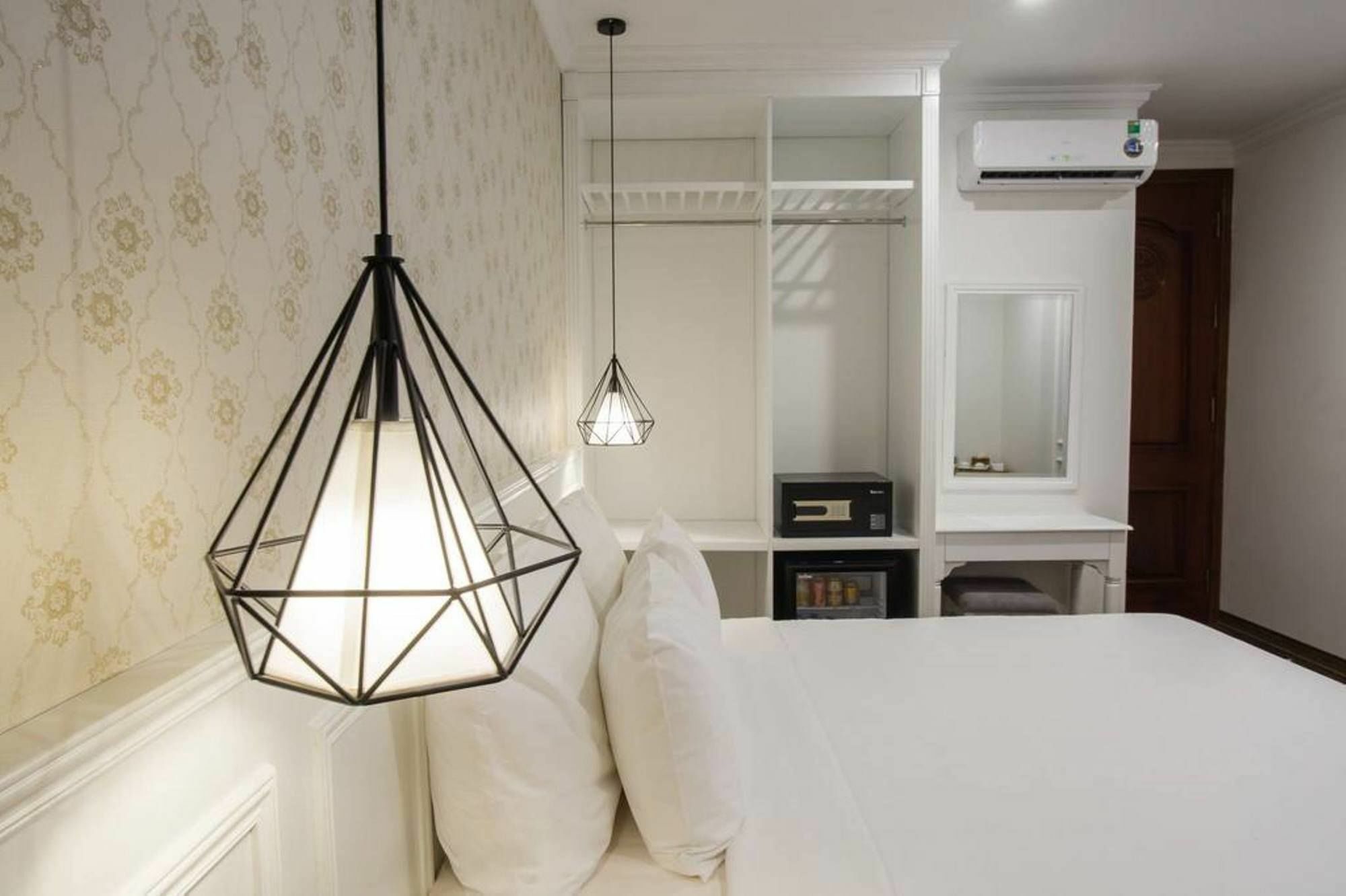 Hanoi A83 Hotel Bagian luar foto